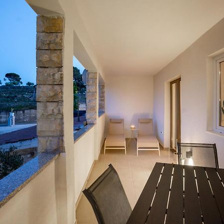 Grguric Apartments Palit Εξωτερικό φωτογραφία