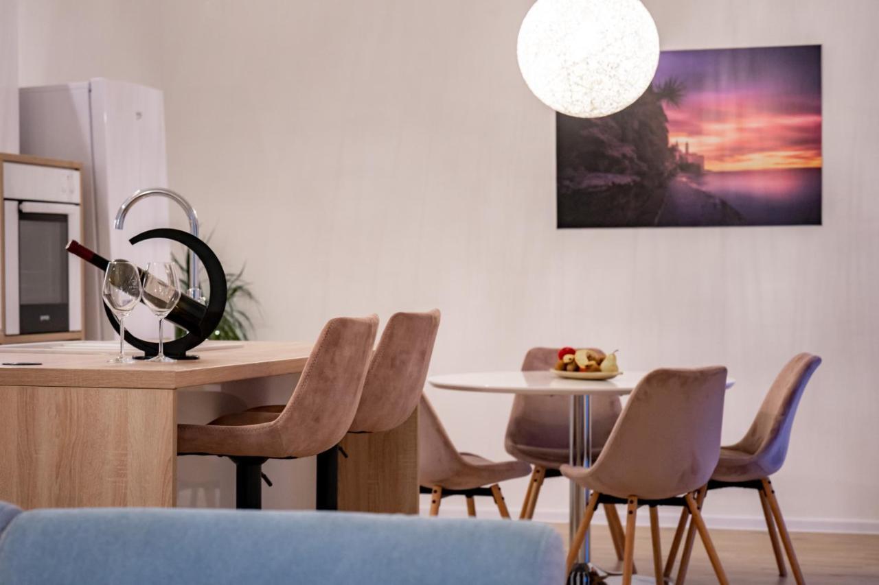 Grguric Apartments Palit Εξωτερικό φωτογραφία