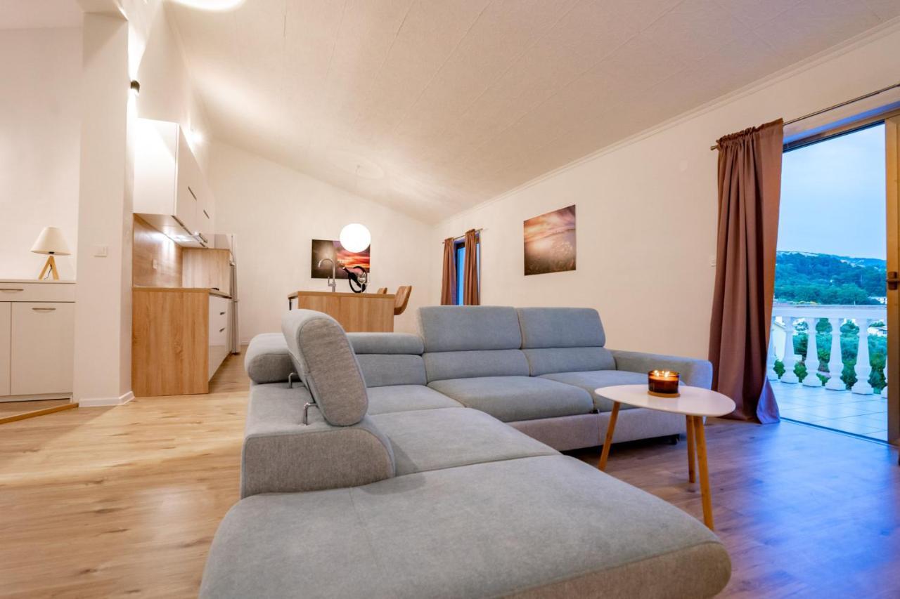 Grguric Apartments Palit Εξωτερικό φωτογραφία